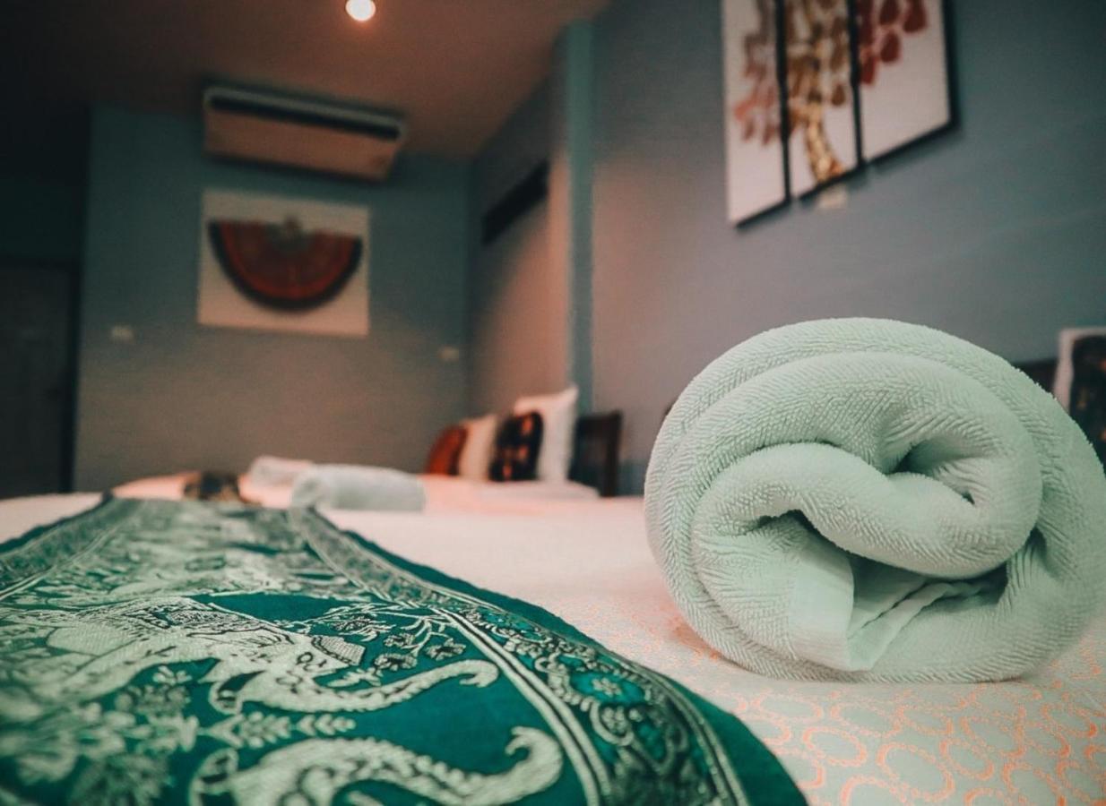 Thaweesuk Heritage Homestay Phang Nga Esterno foto