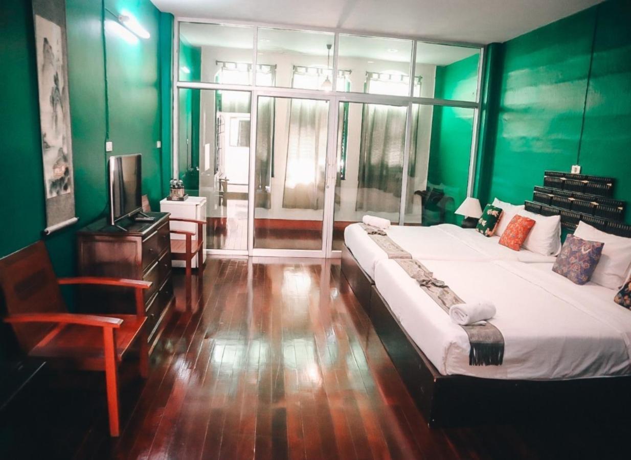 Thaweesuk Heritage Homestay Phang Nga Esterno foto
