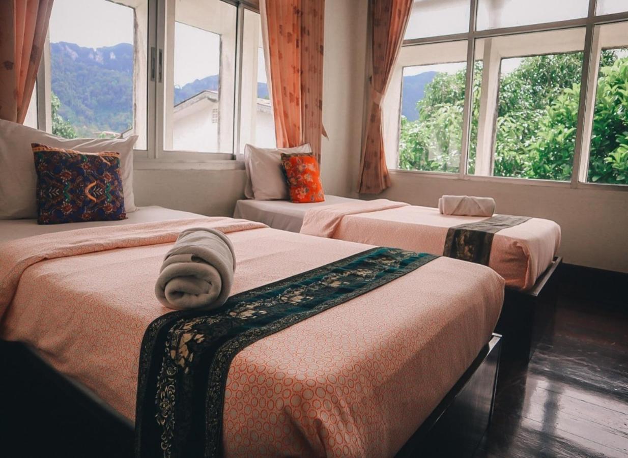 Thaweesuk Heritage Homestay Phang Nga Esterno foto