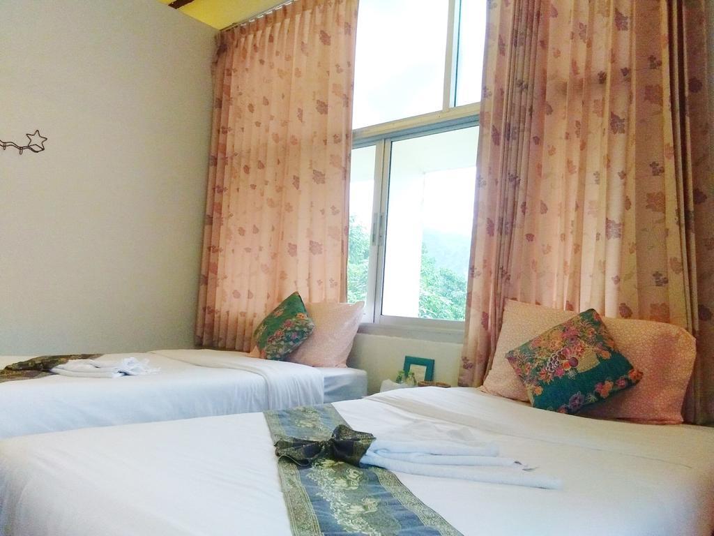 Thaweesuk Heritage Homestay Phang Nga Esterno foto