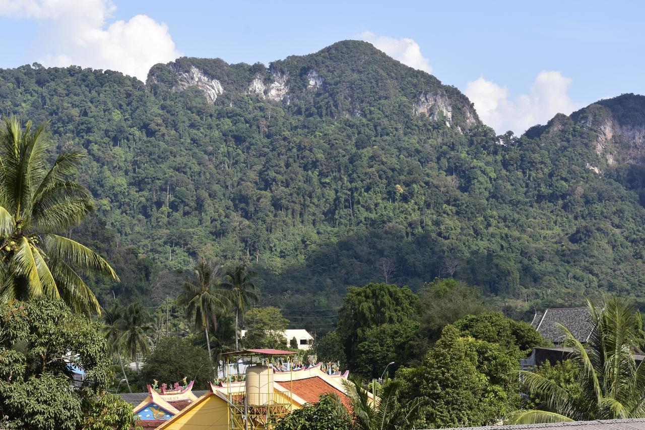Thaweesuk Heritage Homestay Phang Nga Esterno foto