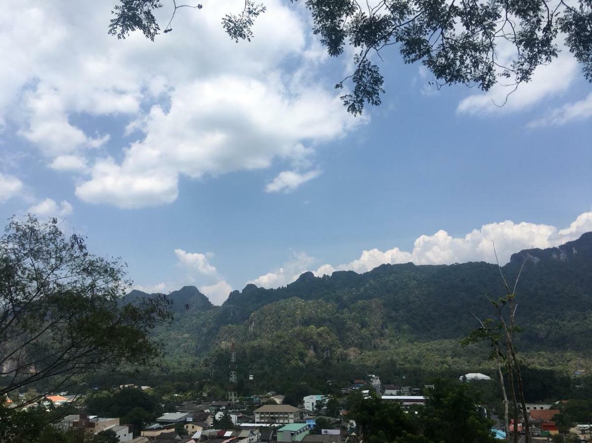 Thaweesuk Heritage Homestay Phang Nga Esterno foto